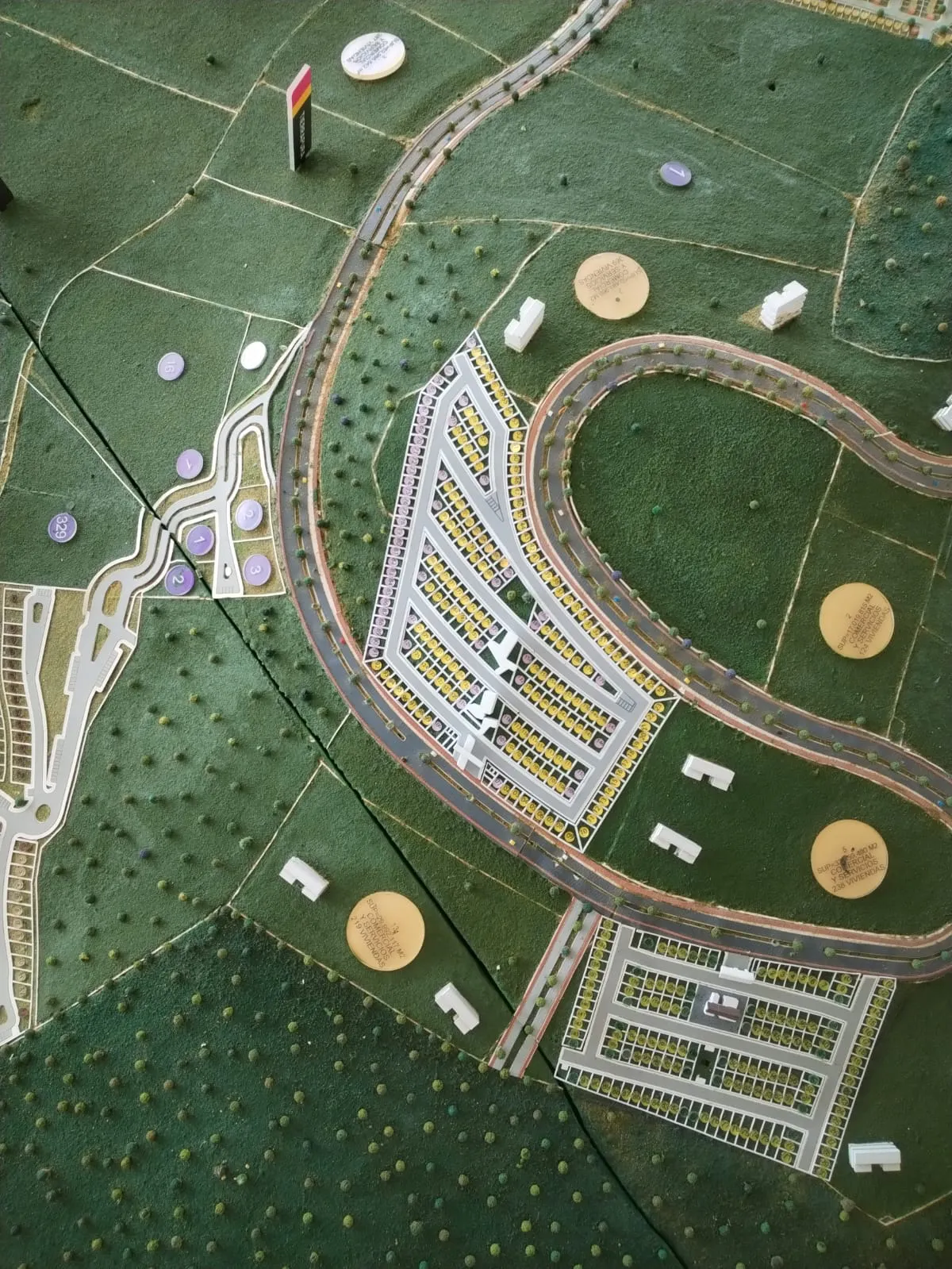 Conoce las maquetas que hemos desarrollado durante estos 14 años, para proyectos industriales, prototipo, plan maestro, concurso, estudio o taller, servicio a todo México. 